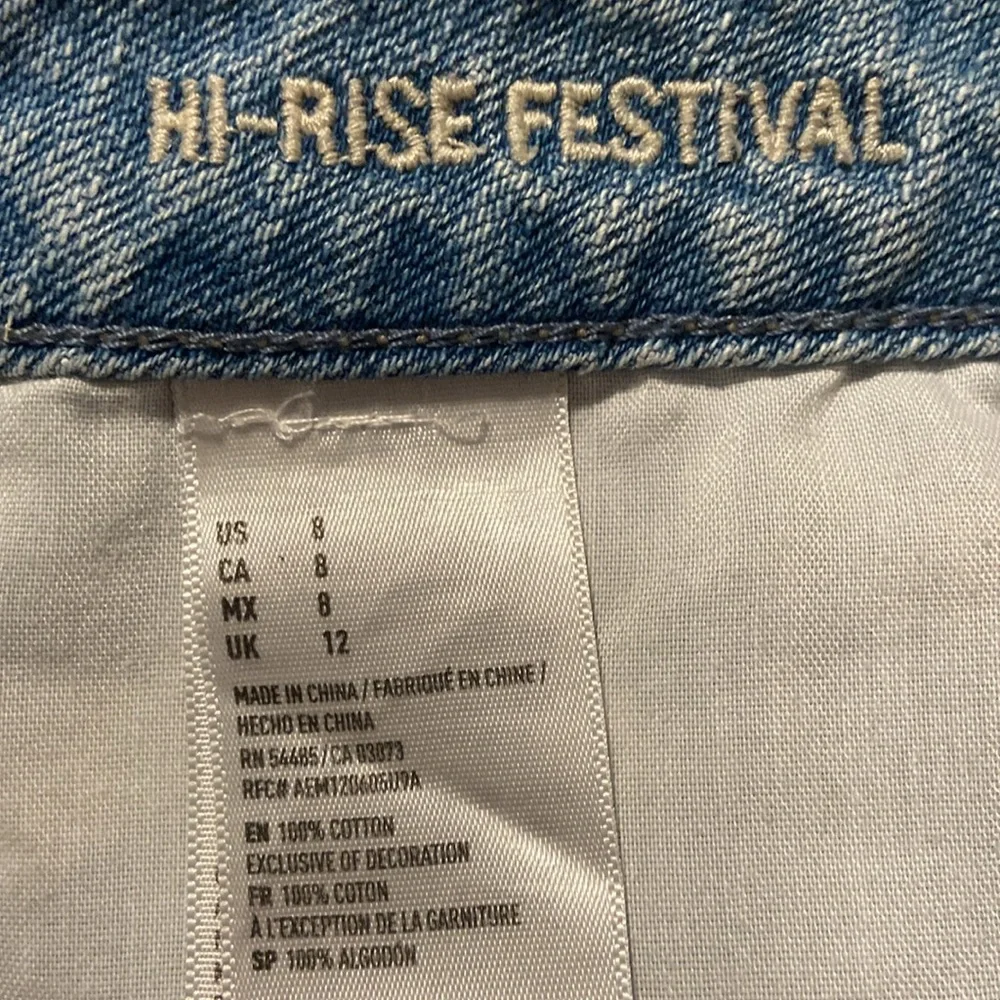 American Eagle Hi-Rise Festival Shortie Light Wash Cut Off Jean Shorts SZ 8 - Picture 7 of 7